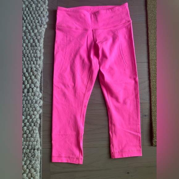 NWOT lululemon capris - Picture 1 of 6